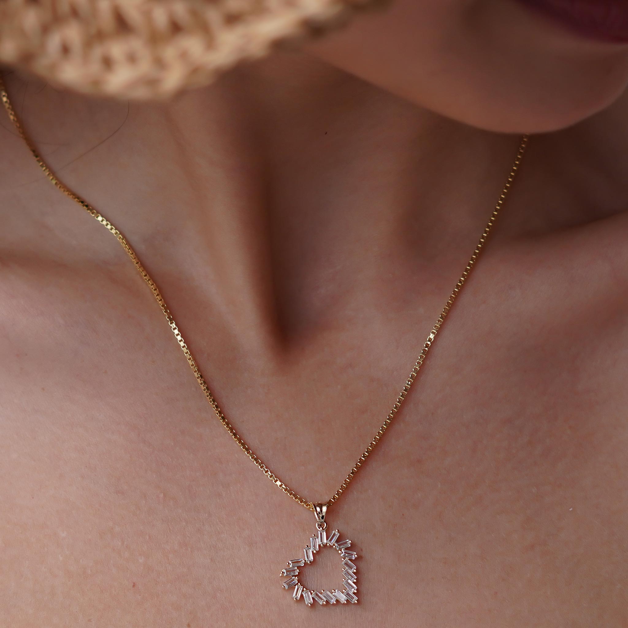 Baget Taşlı Kalp Kolye