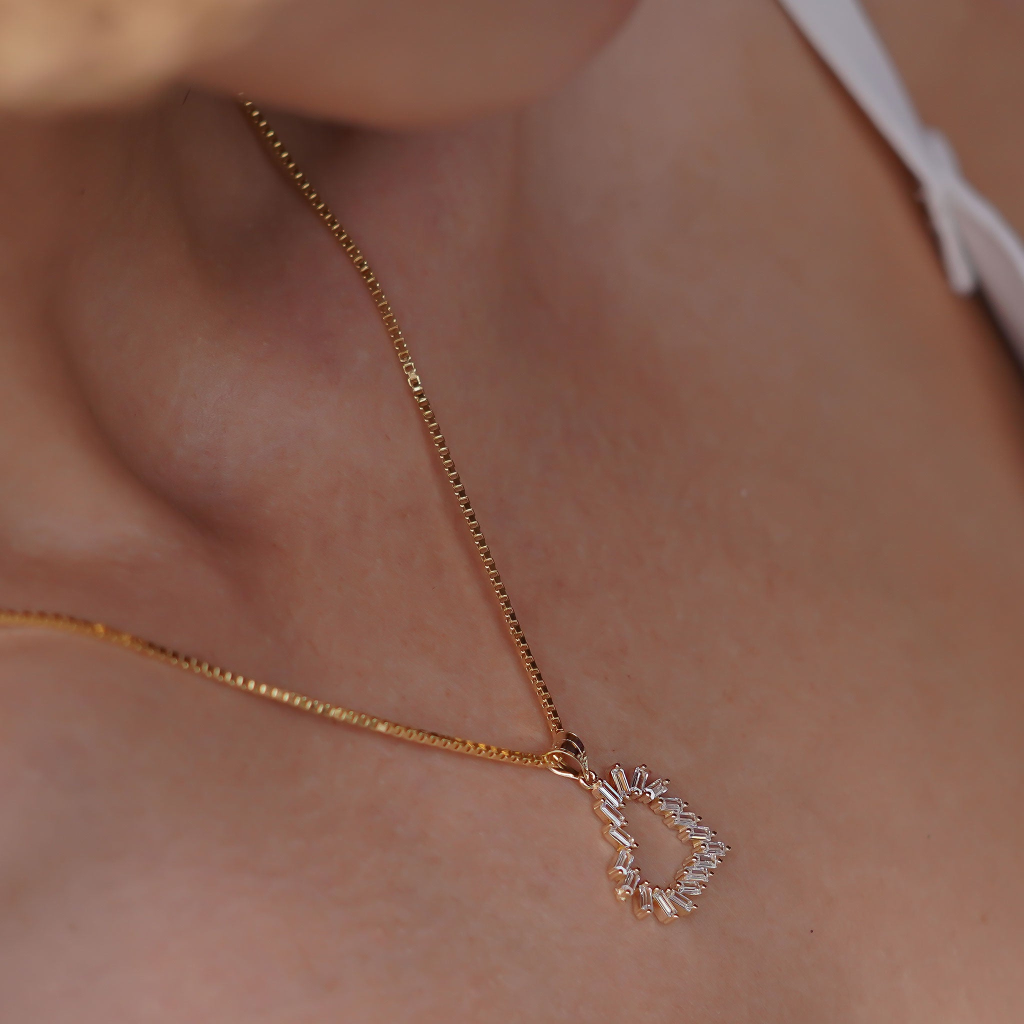 Baget Taşlı Kalp Kolye