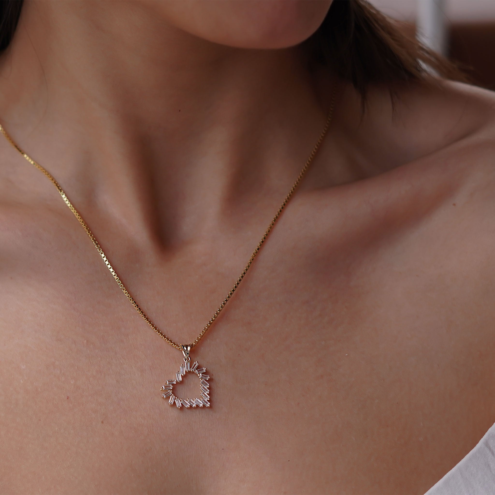 Baget Taşlı Kalp Kolye