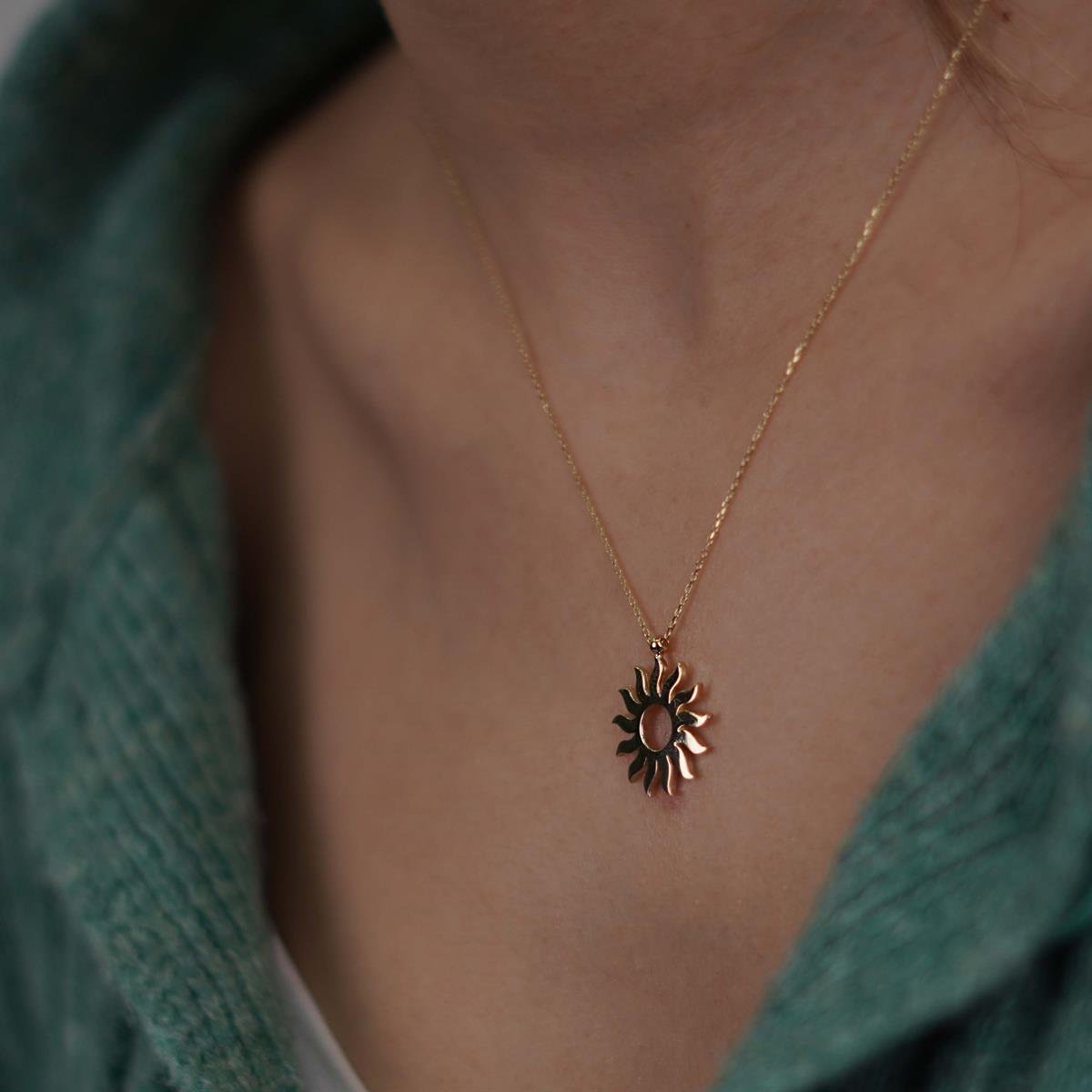Güneş Kolye