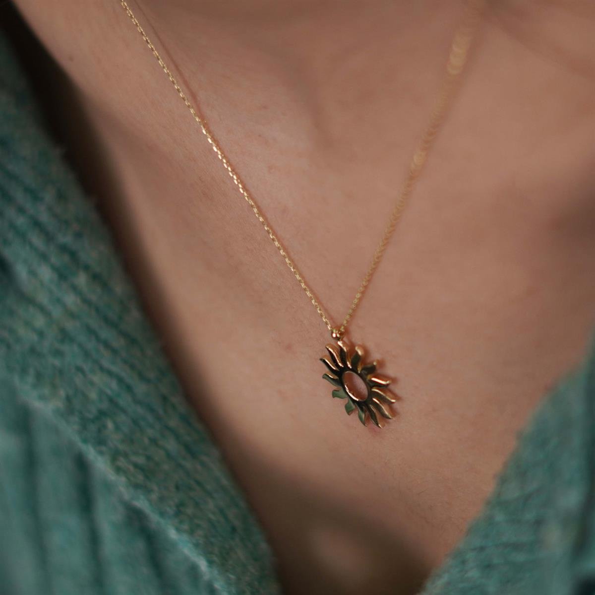 Güneş Kolye