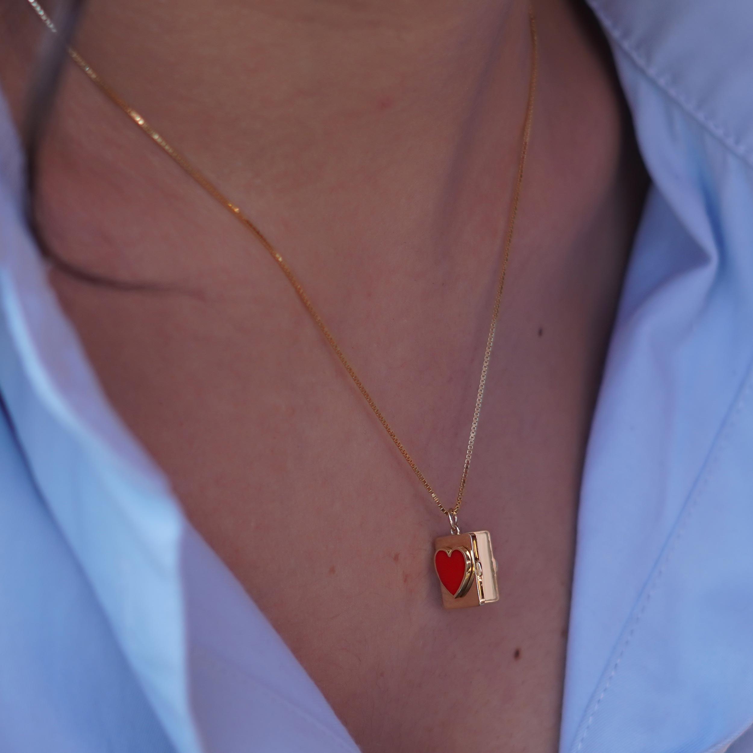 Kapaklı Kırmızı Kalp Kolye