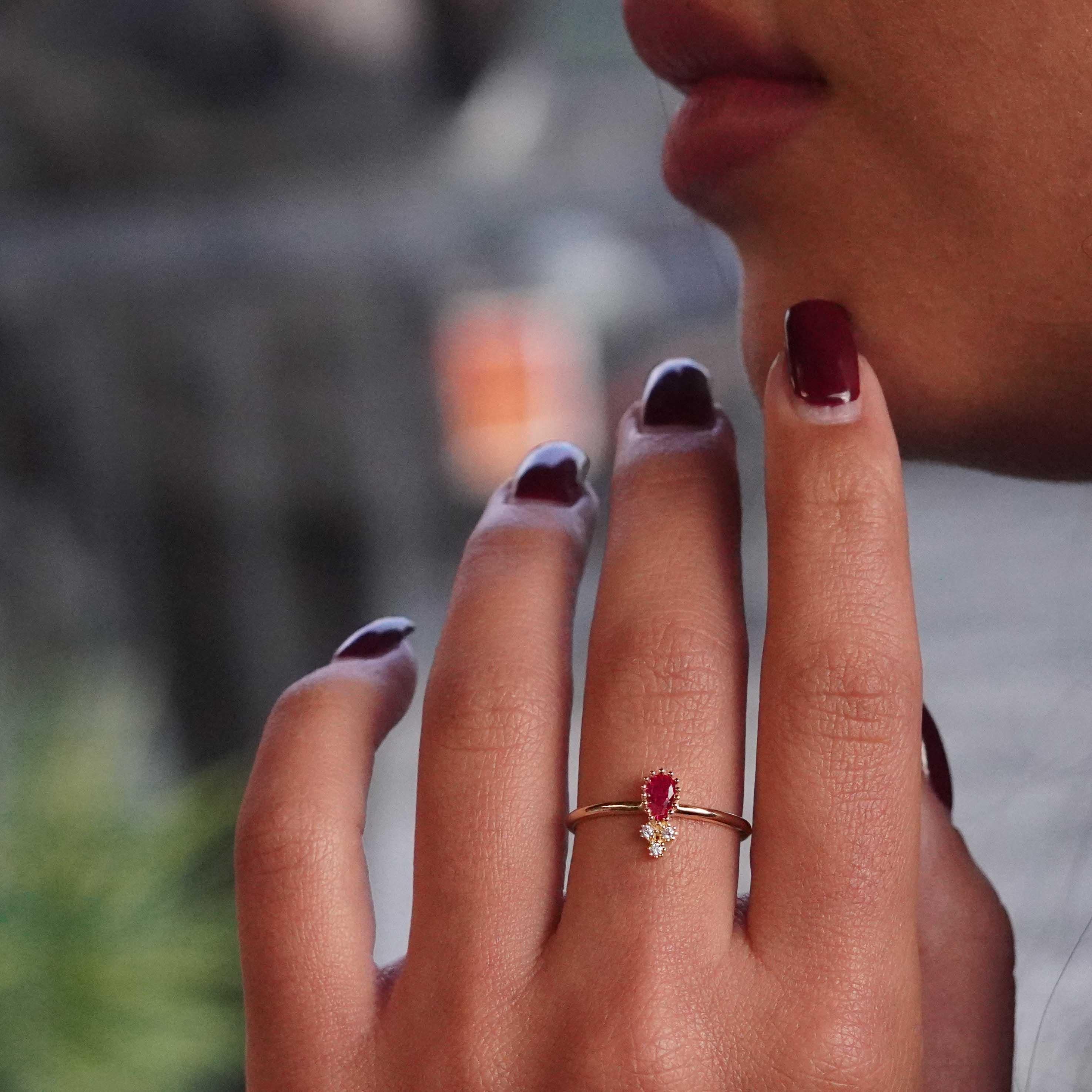 Kırmızı Damla Yüzük