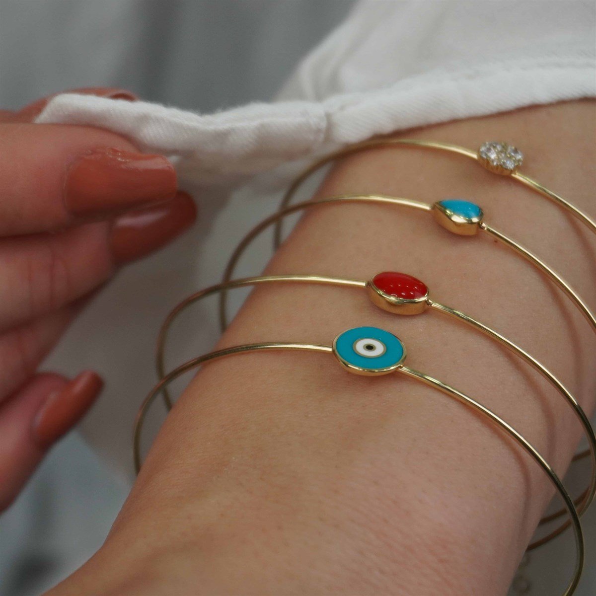 Kırmızı Taşlı Bilezik