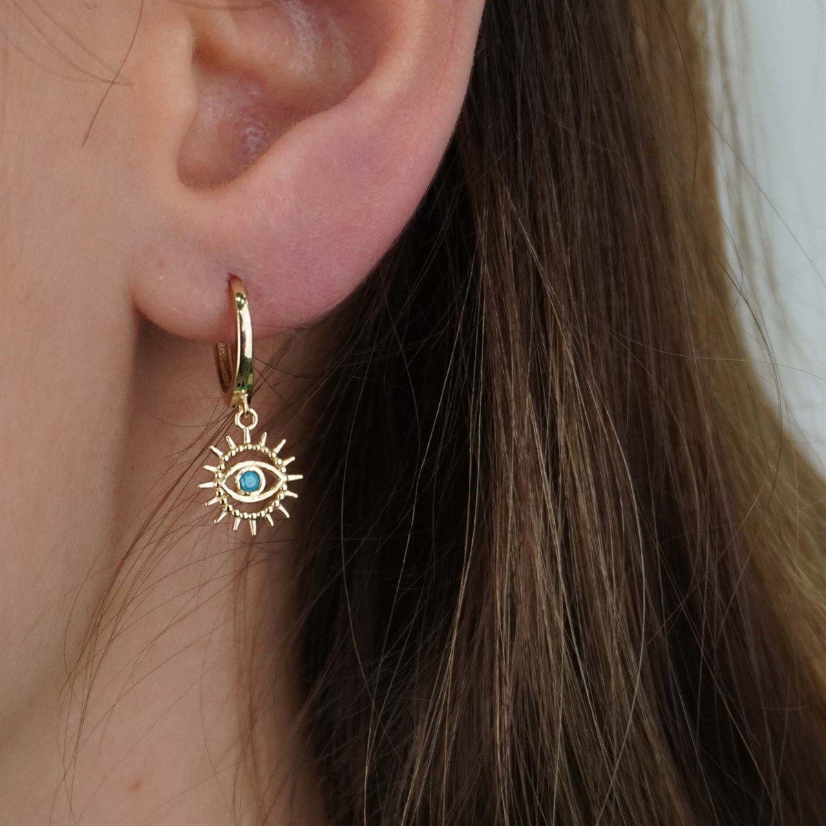 Kirpik Sallantılı Küpe