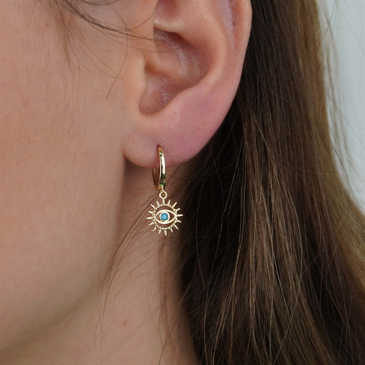 Kirpik Sallantılı Küpe