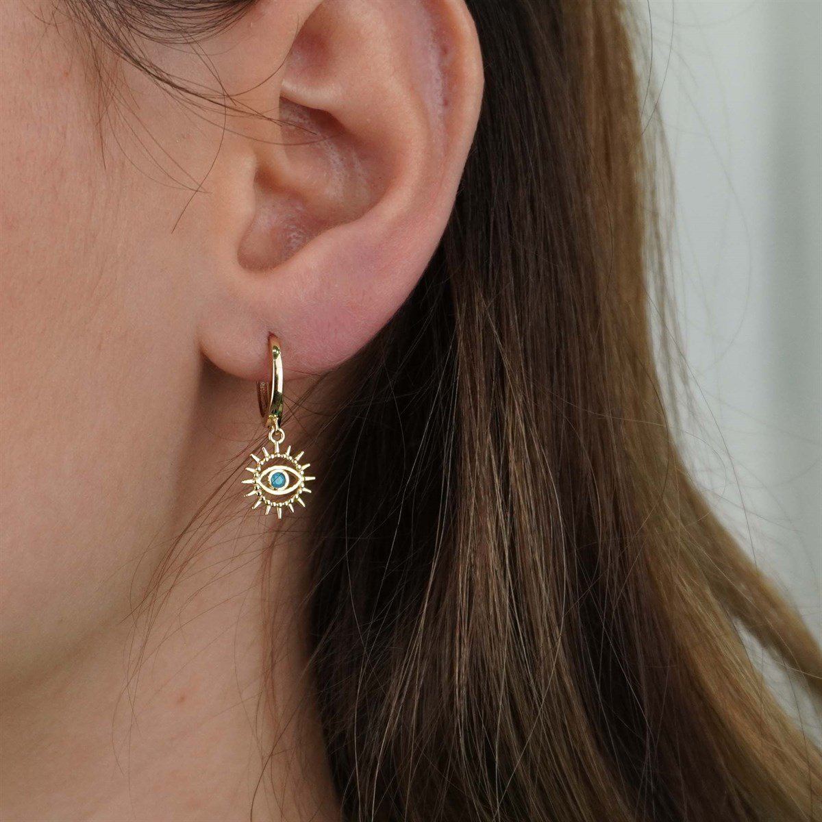 Kirpik Sallantılı Küpe