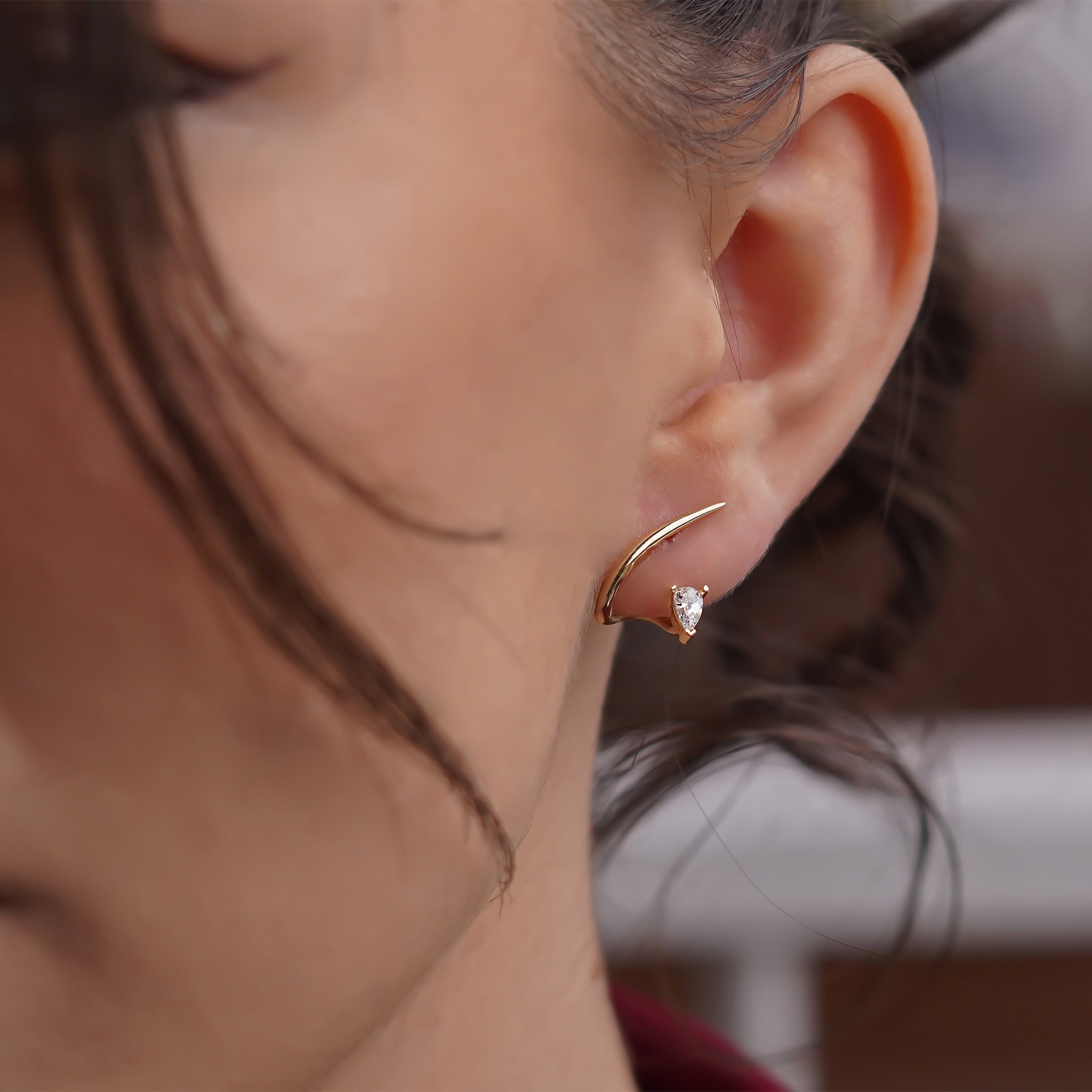 Kıvrımlı Damla Küpe