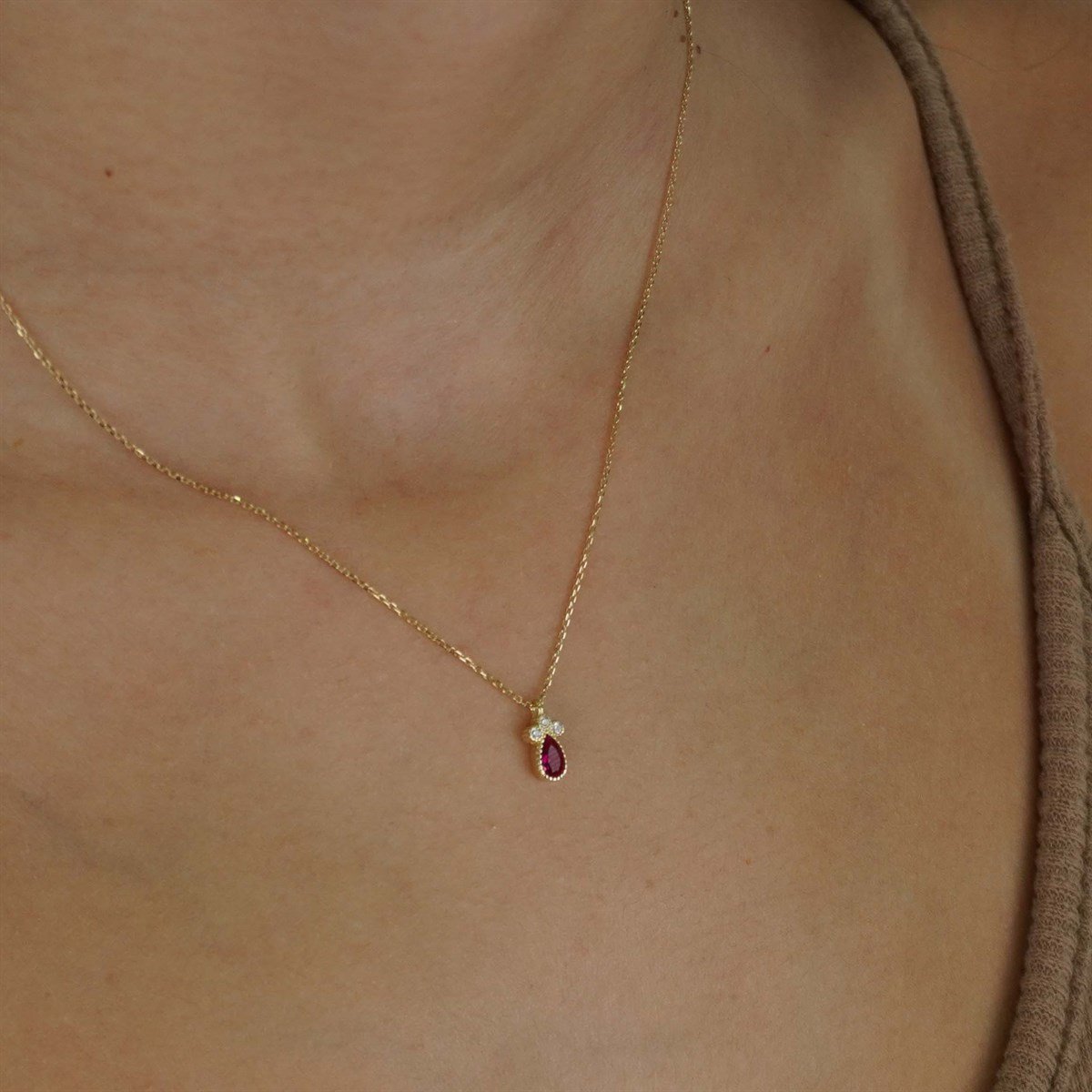 Mini Kırmızı Damla Kolye