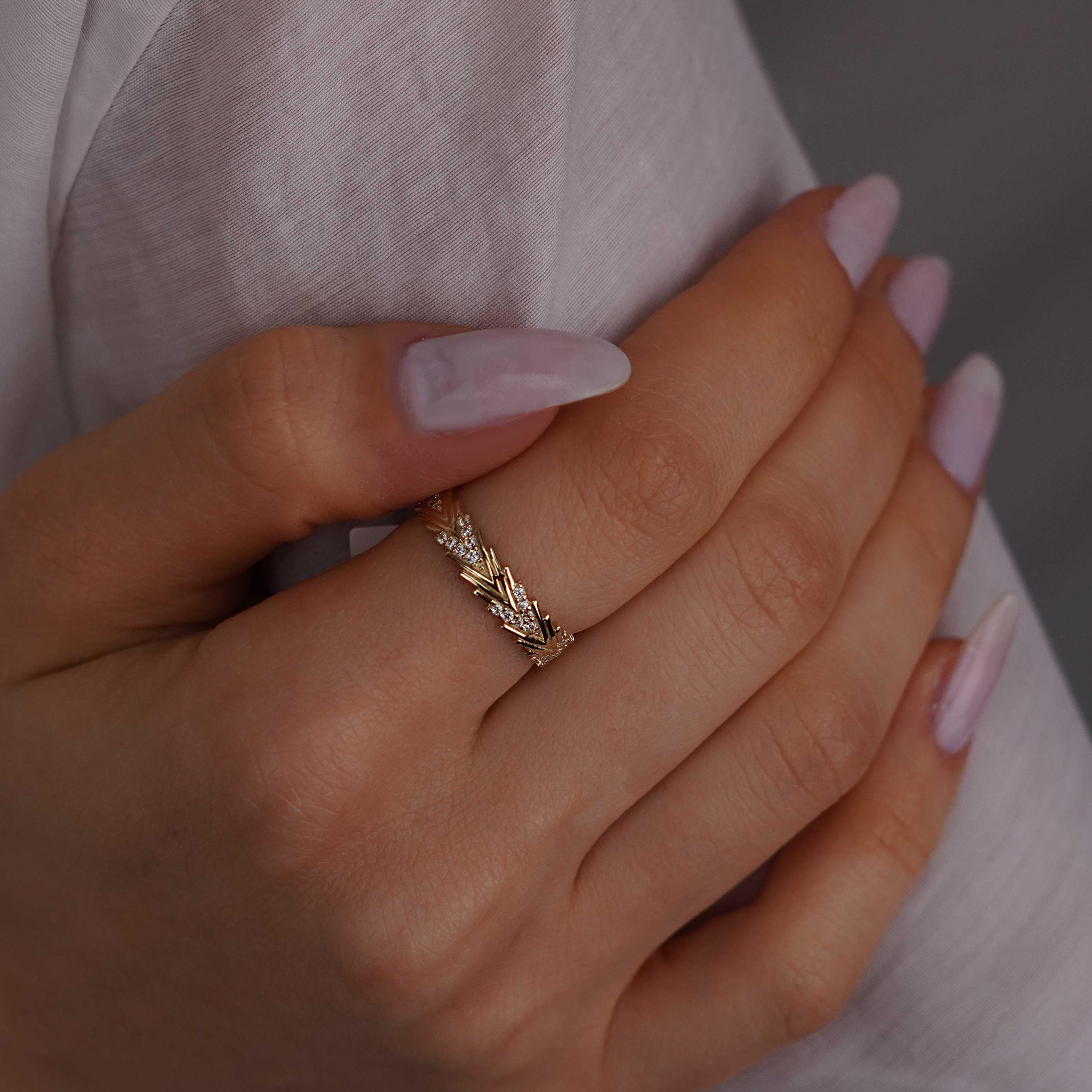 Taşlı Balık Sırtı Yüzük