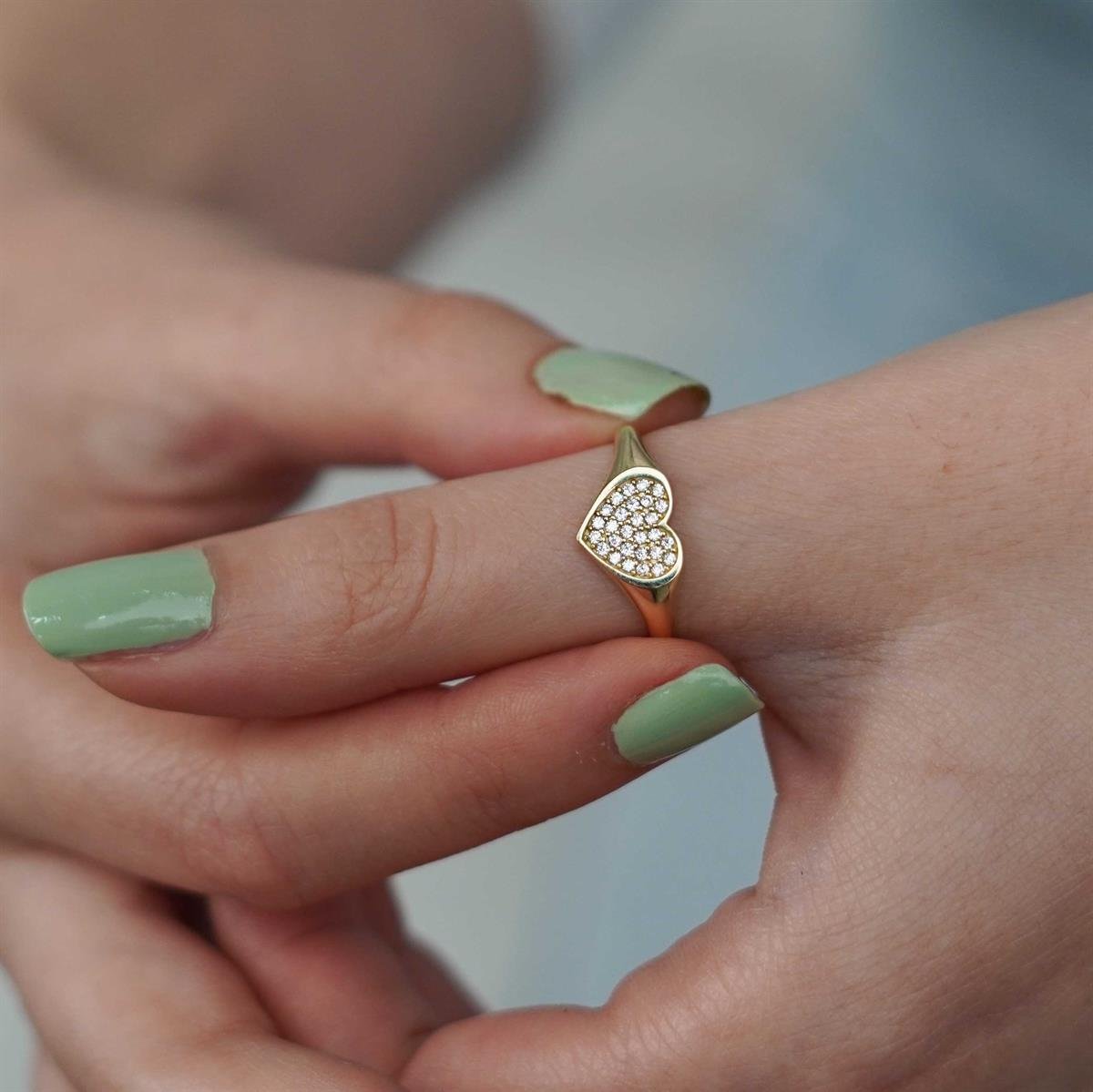 Taşlı Kalp Yüzük