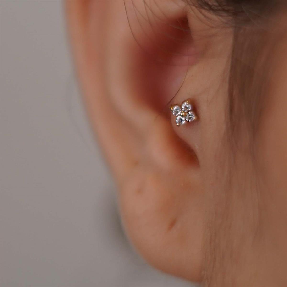 Taşlı Tragus Küpe