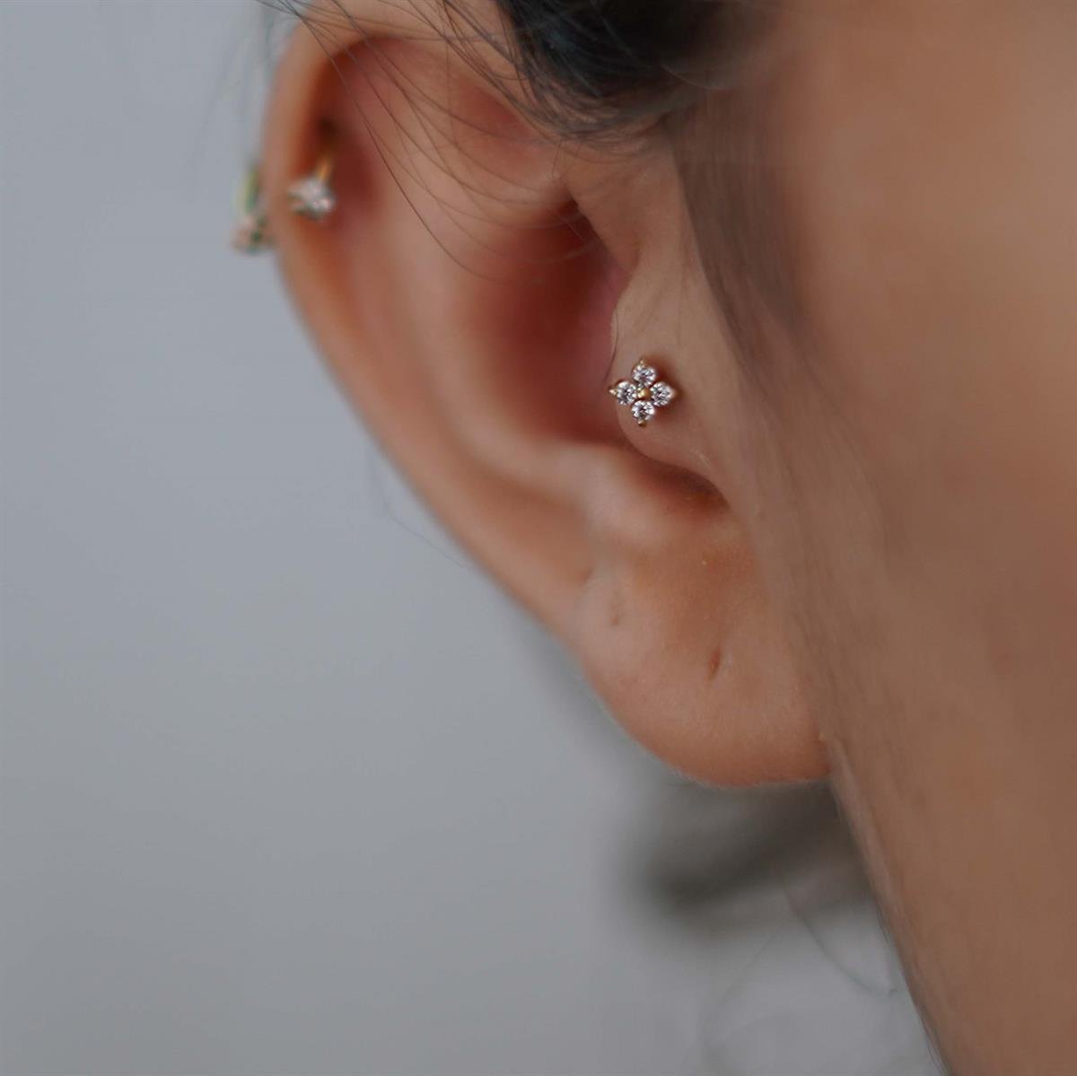Taşlı Tragus Küpe