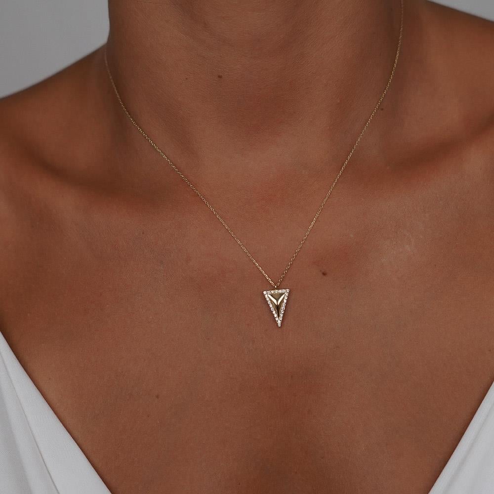 Taşlı Üçgen Kolye
