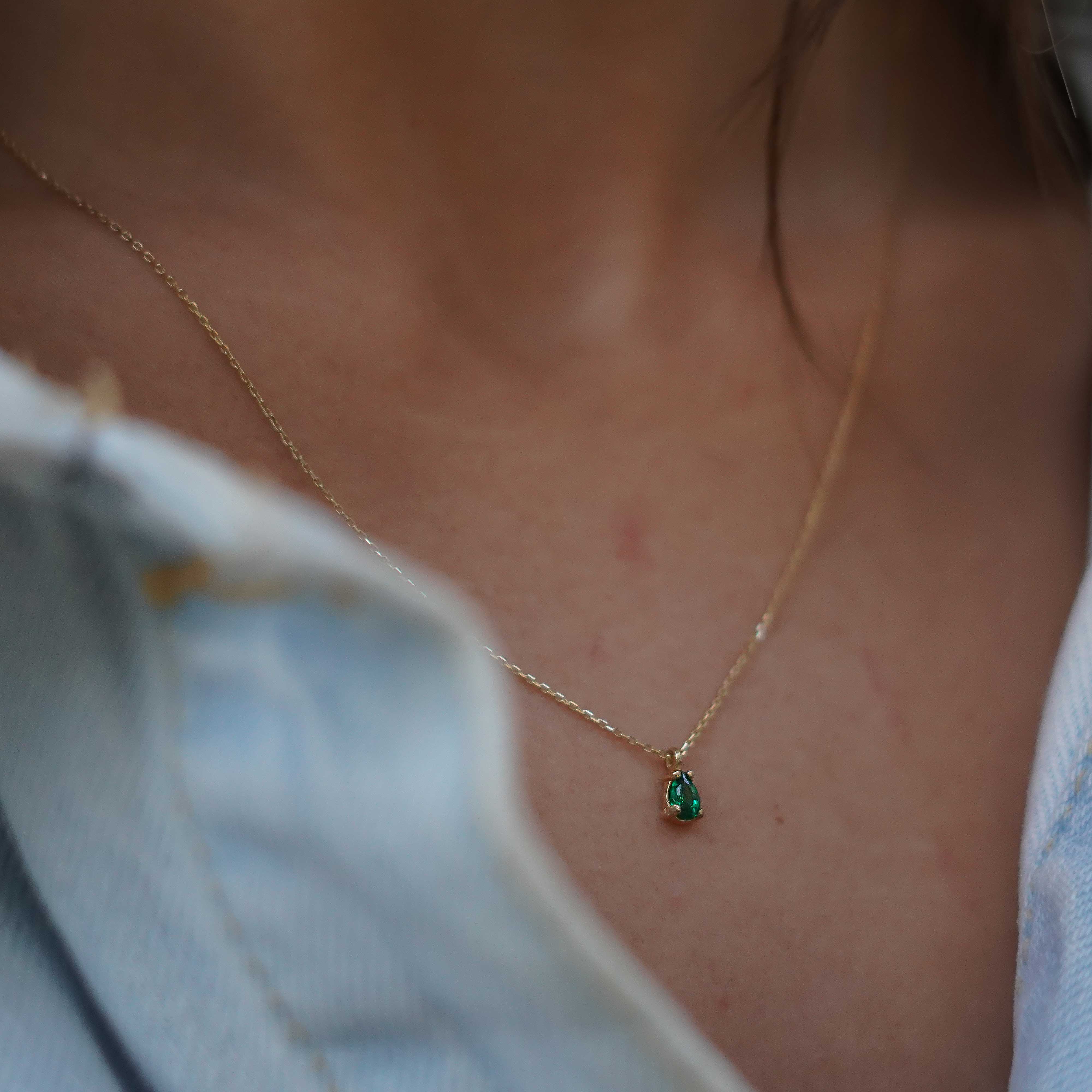 Yeşil Taşlı Kolye