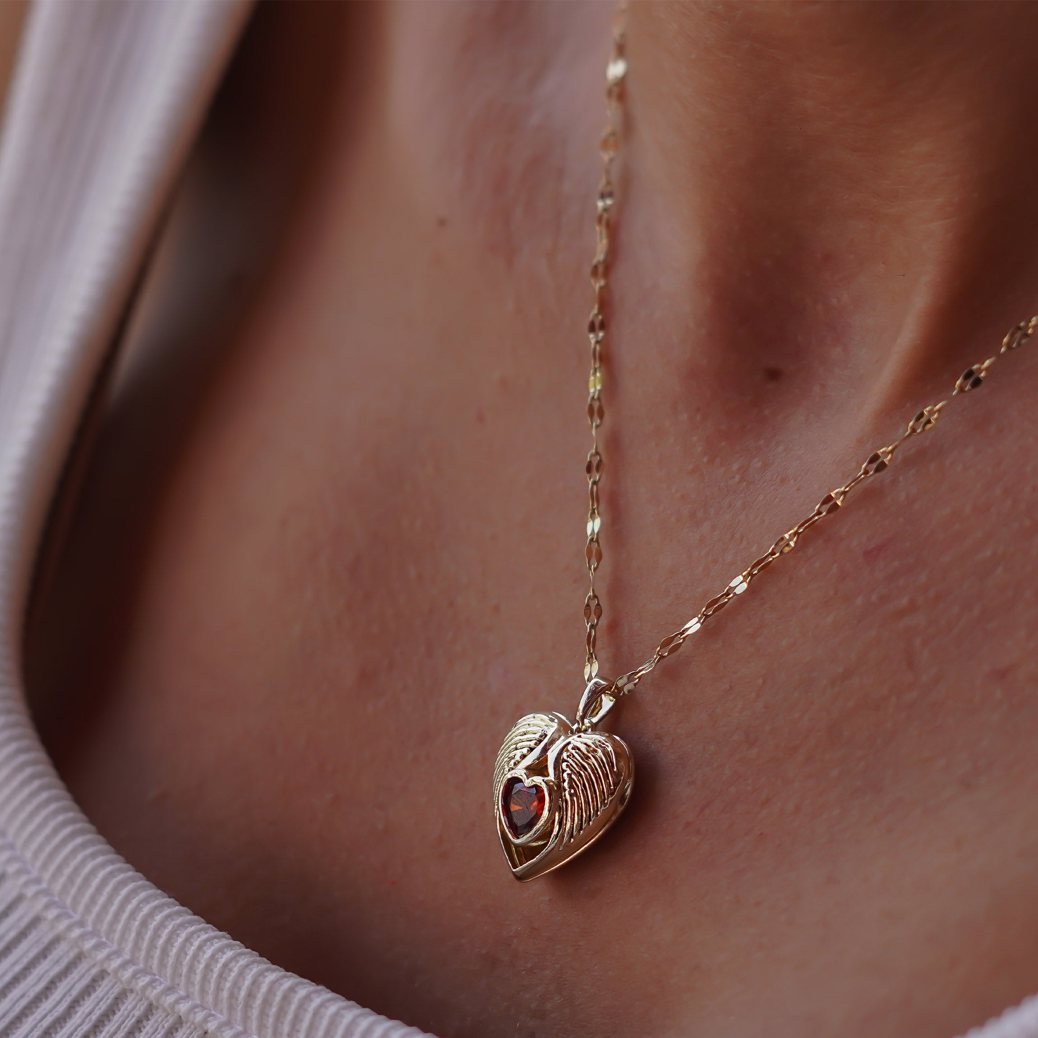 Kapaklı Kalp Kolye
