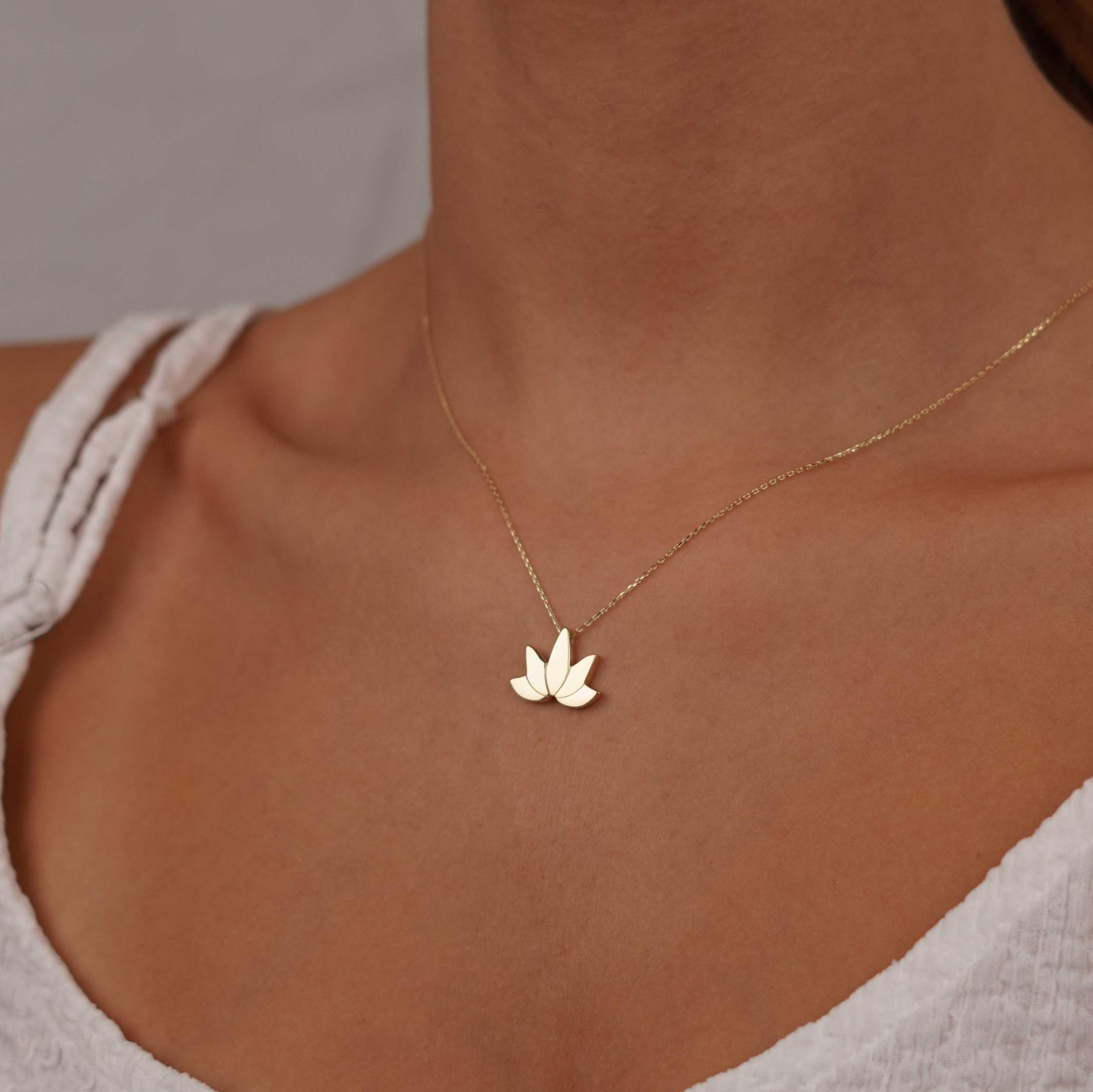 Lotus Kolye