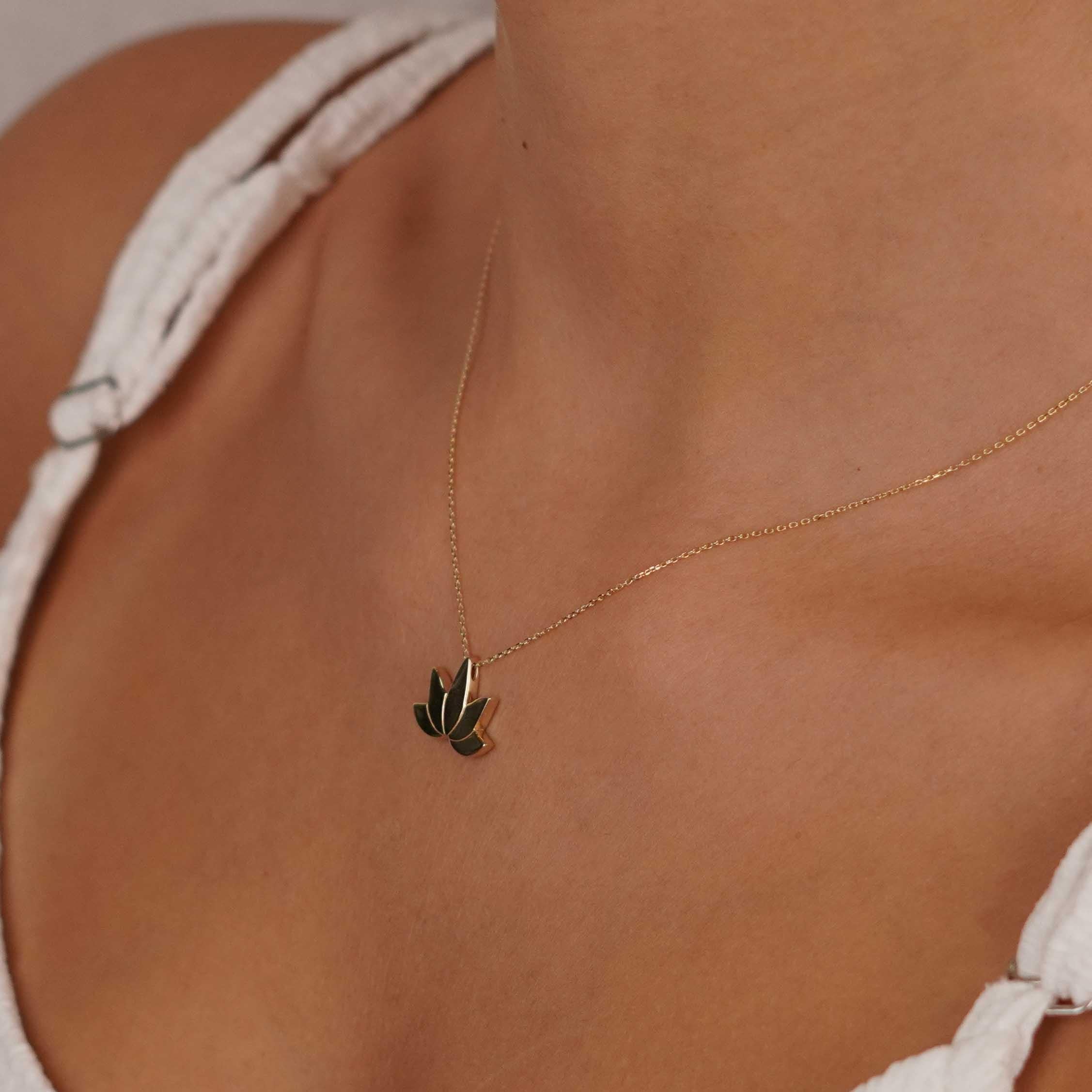 Lotus Kolye