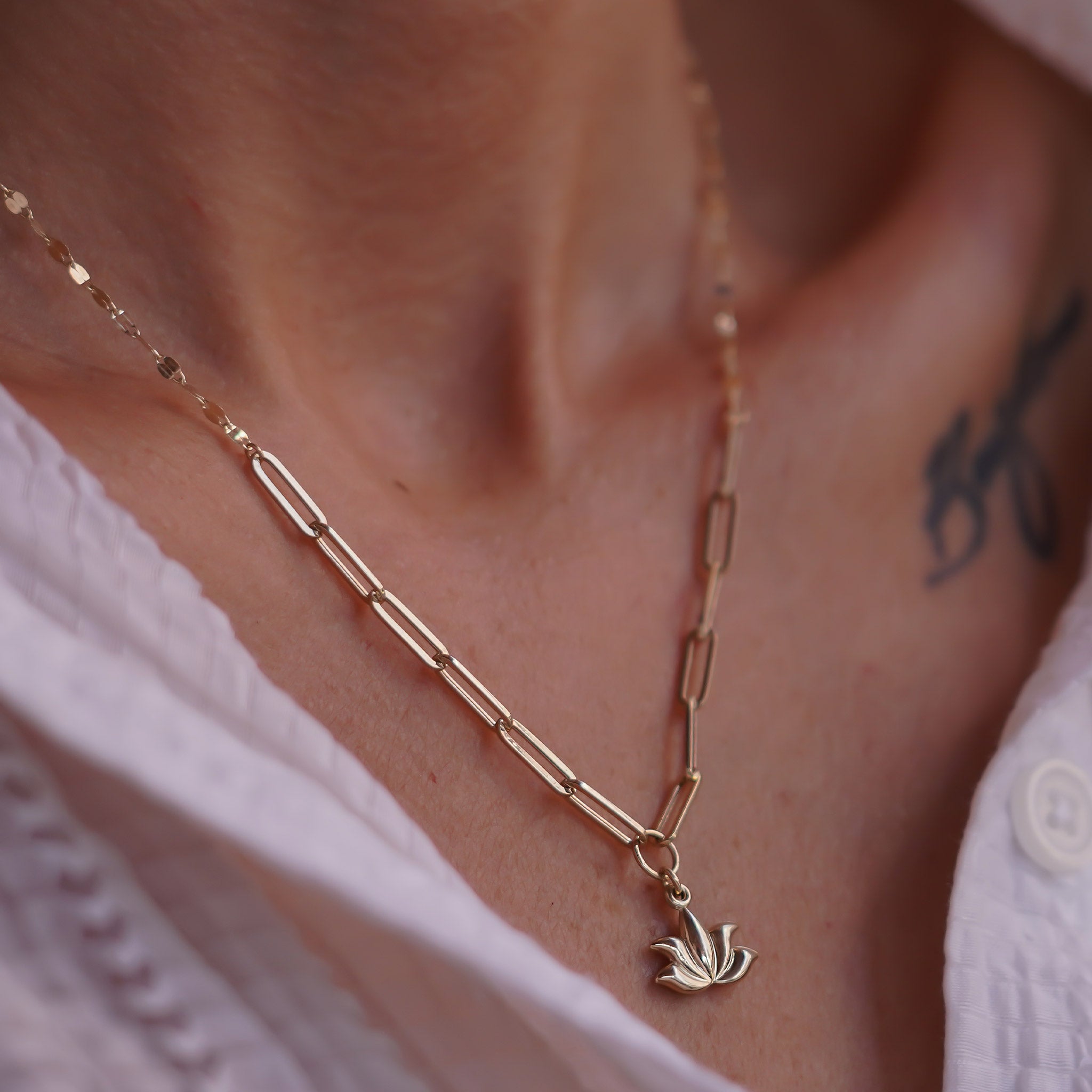 Lotus Kolye