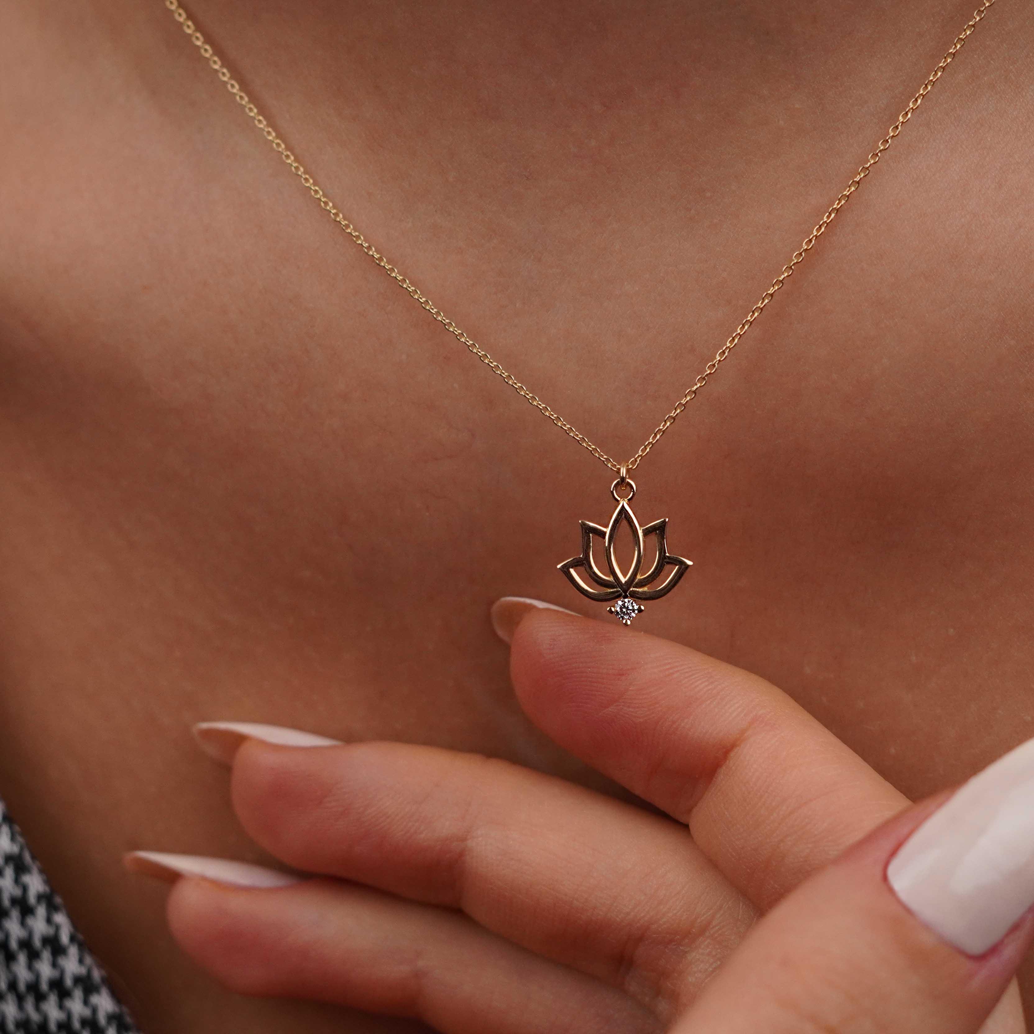Lotus Taşlı Kolye