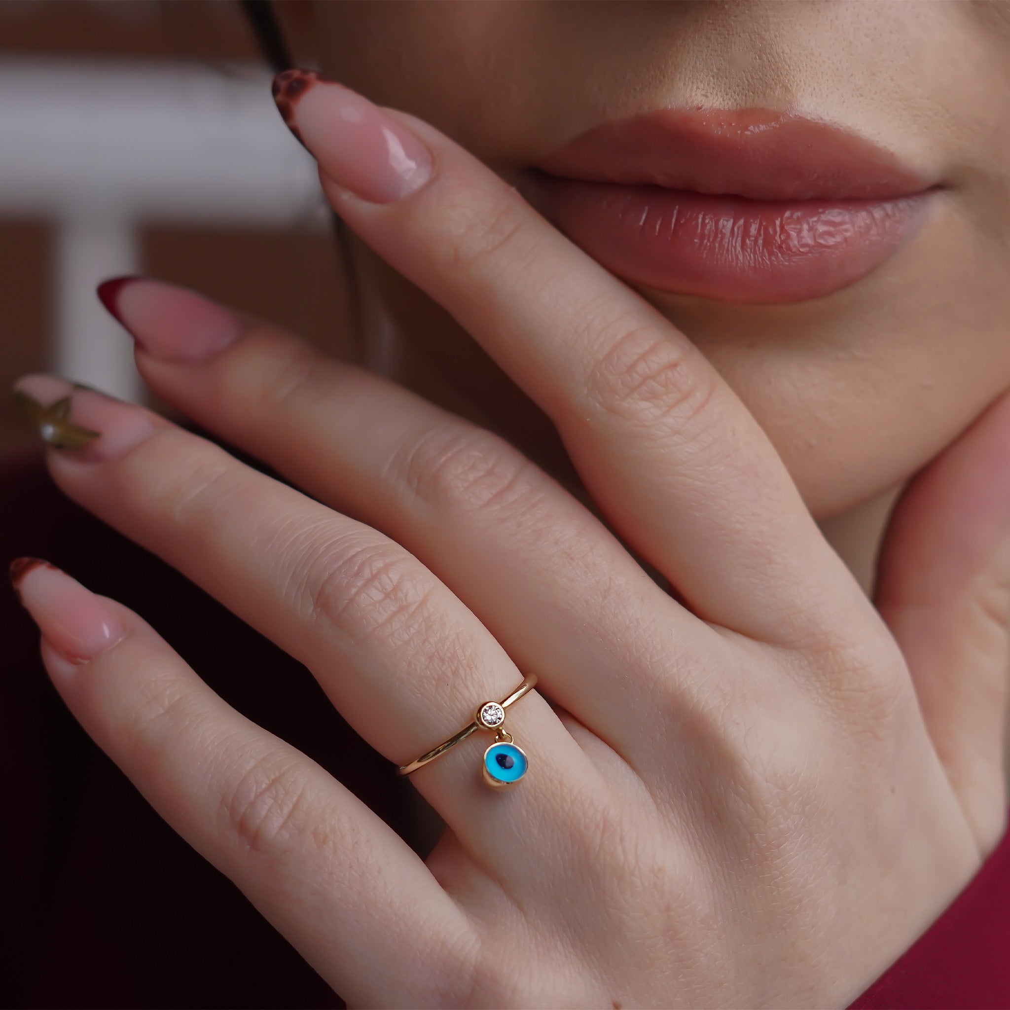 Sallantılı Göz Yüzük