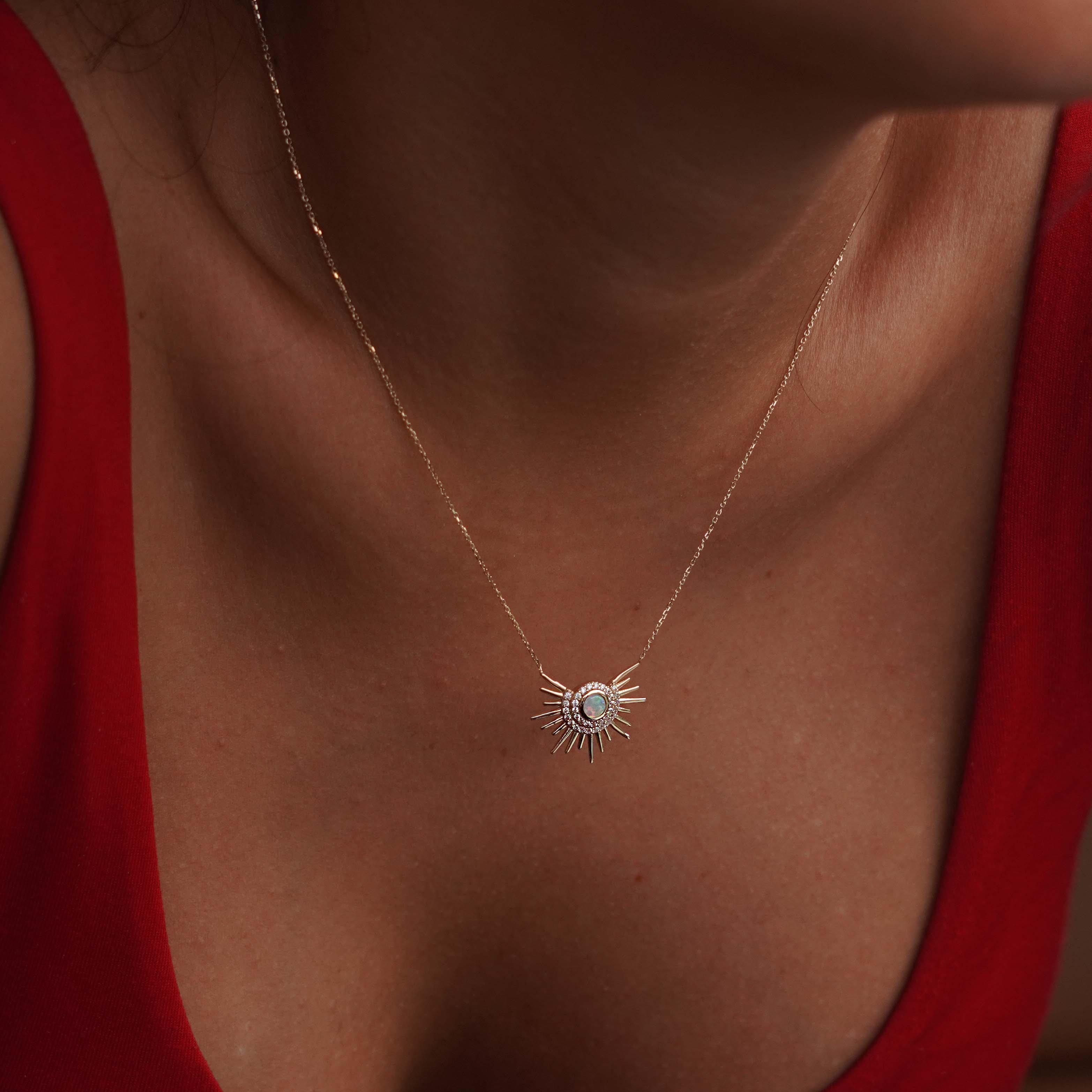 Sunrise Opal Kolye