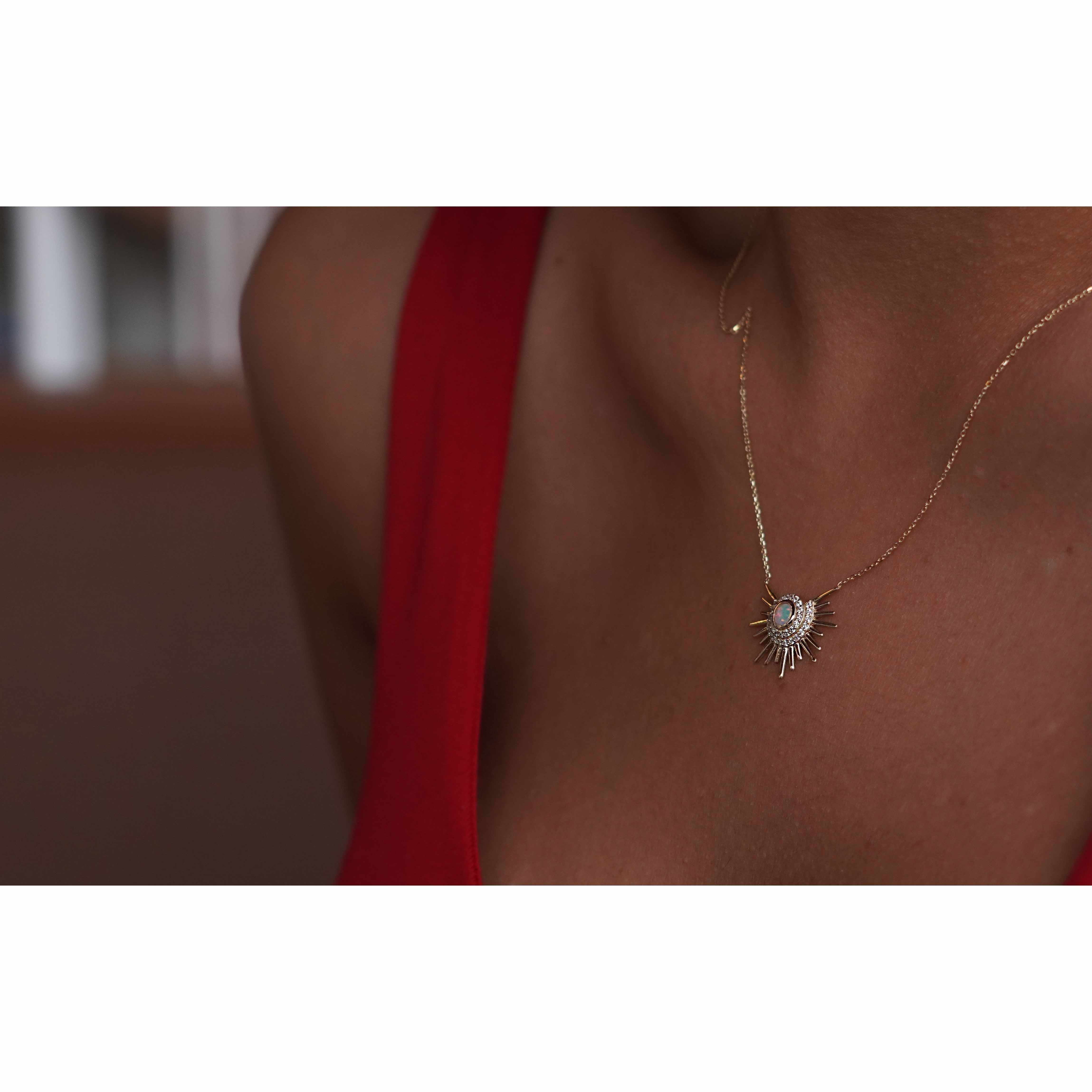 Sunrise Opal Kolye