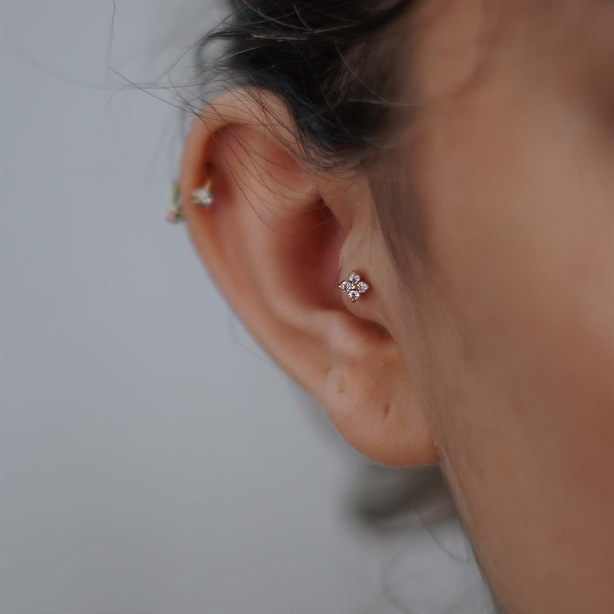 Taşlı Tragus Küpe