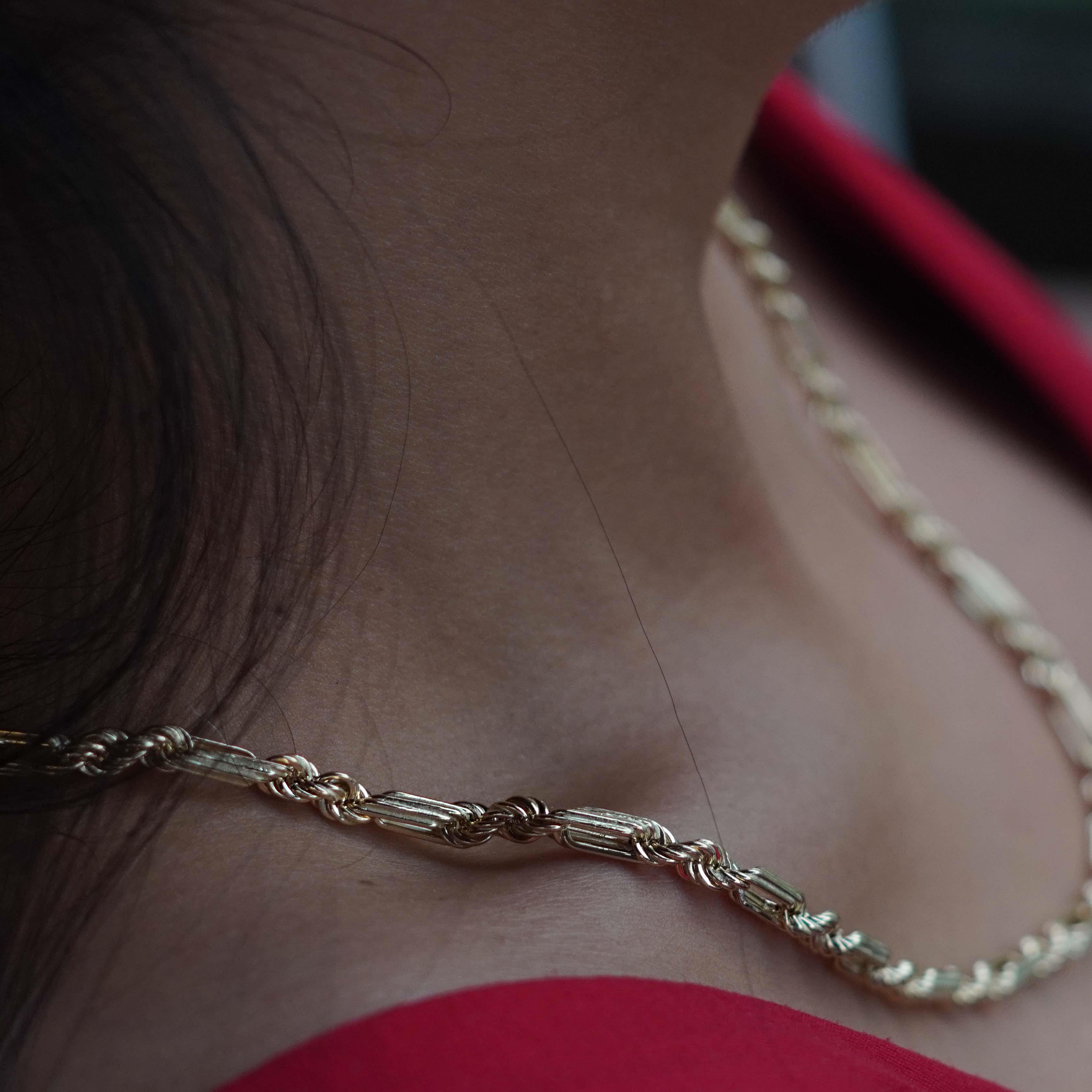Twisted Chain Kolye